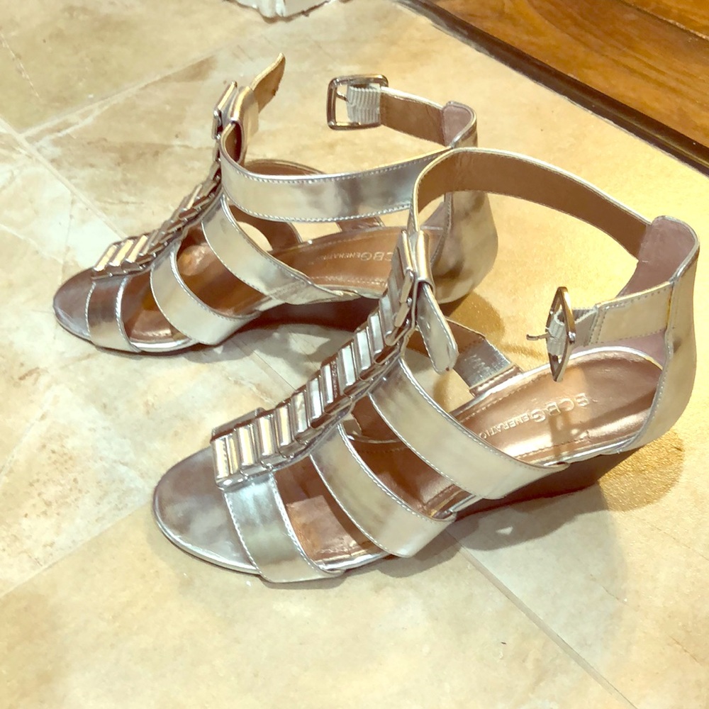 Shoe size 7 almost like new